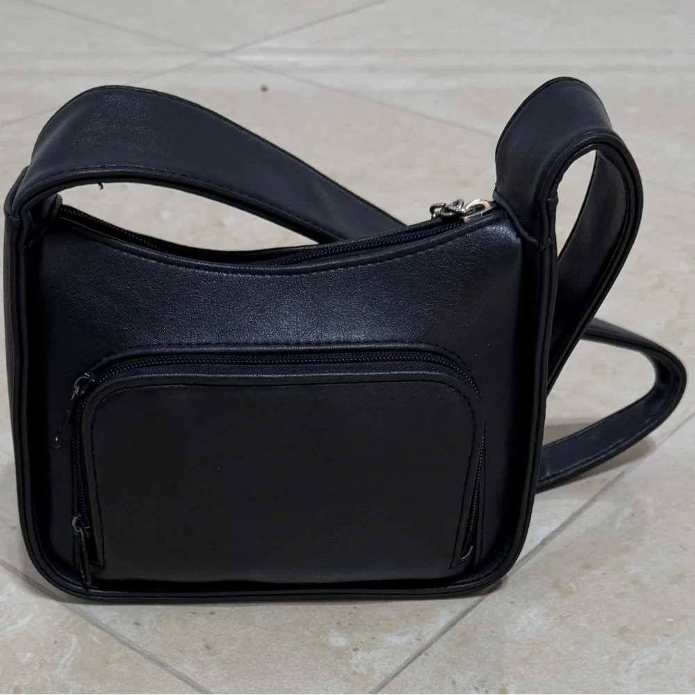 Fratelli Rossetti Black Messenger Bag with Minimalist Design Vinyl Pursue - Picture 3 of 7